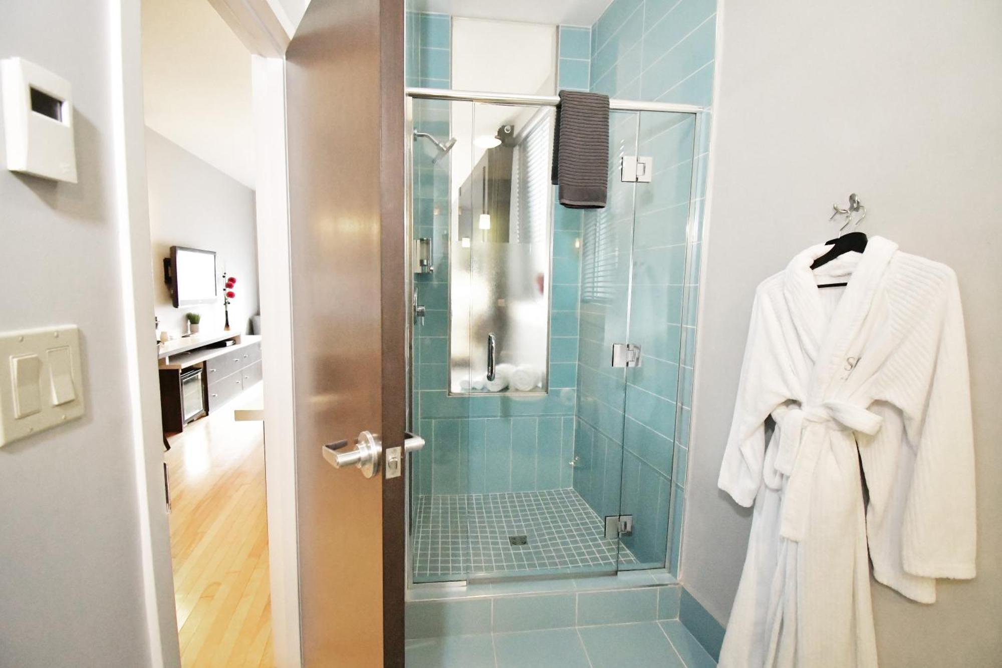 King Room with Spa Bath